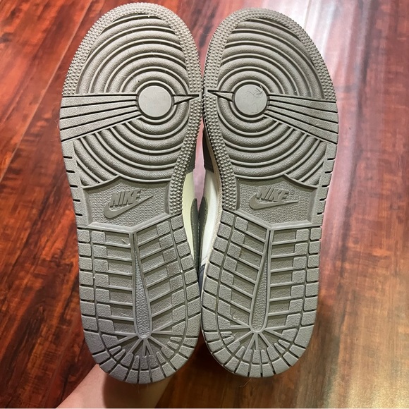 Grey Jordan 1 low - Picture 7 of 7